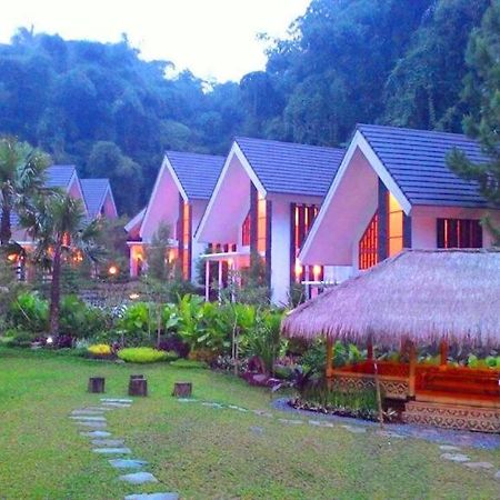 Zuri Resort Cipanas Puncak Luaran gambar