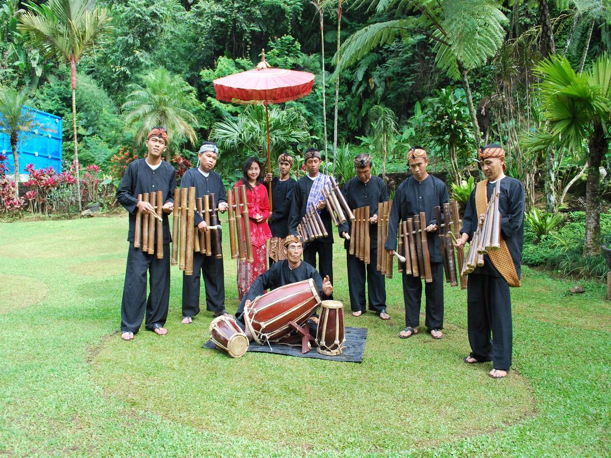 Zuri Resort Cipanas Puncak Luaran gambar