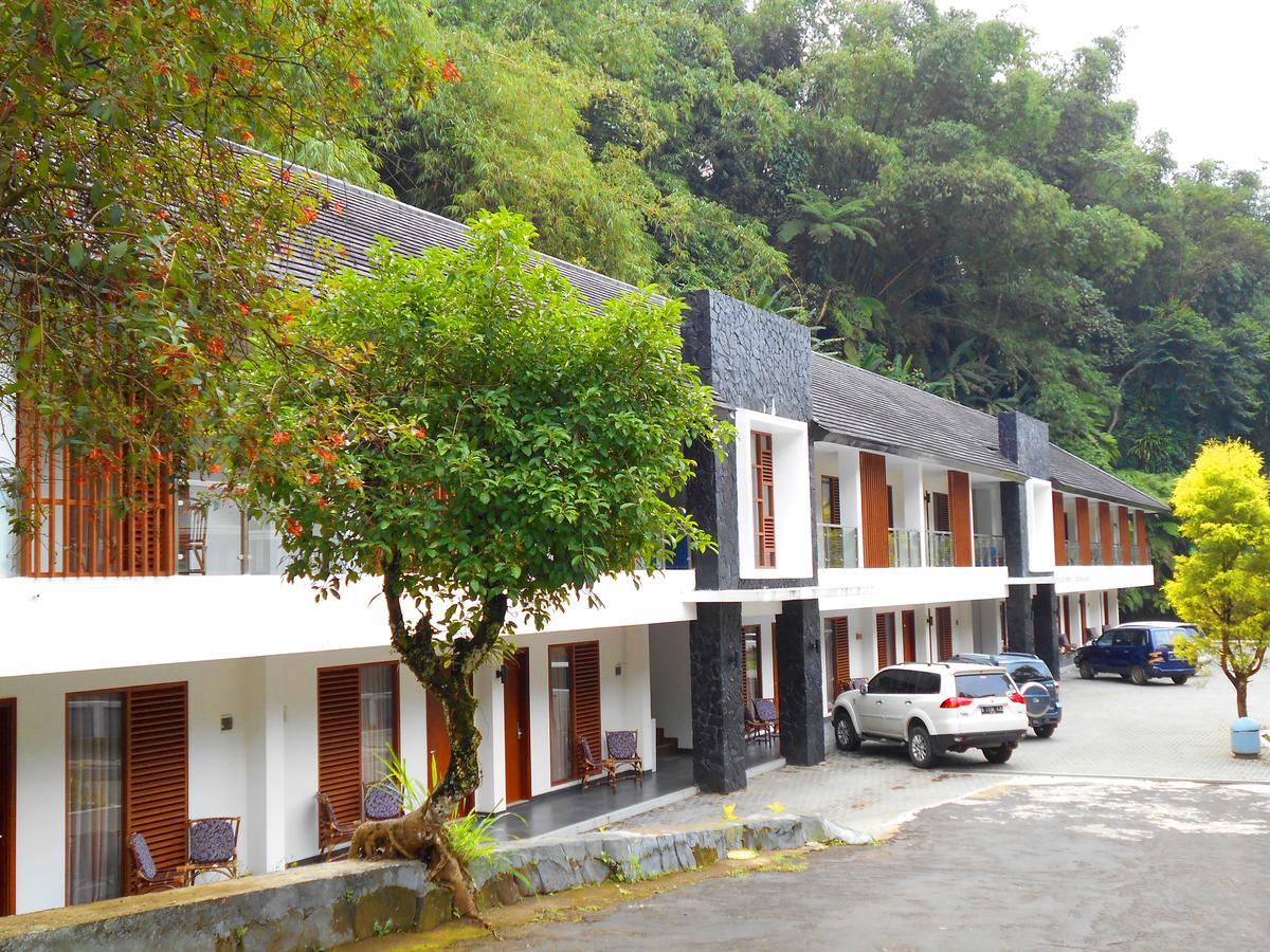 Zuri Resort Cipanas Puncak Luaran gambar