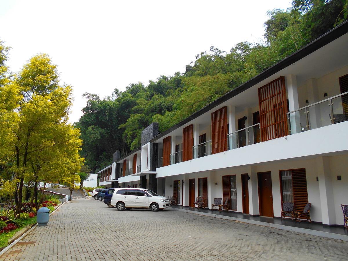 Zuri Resort Cipanas Puncak Luaran gambar