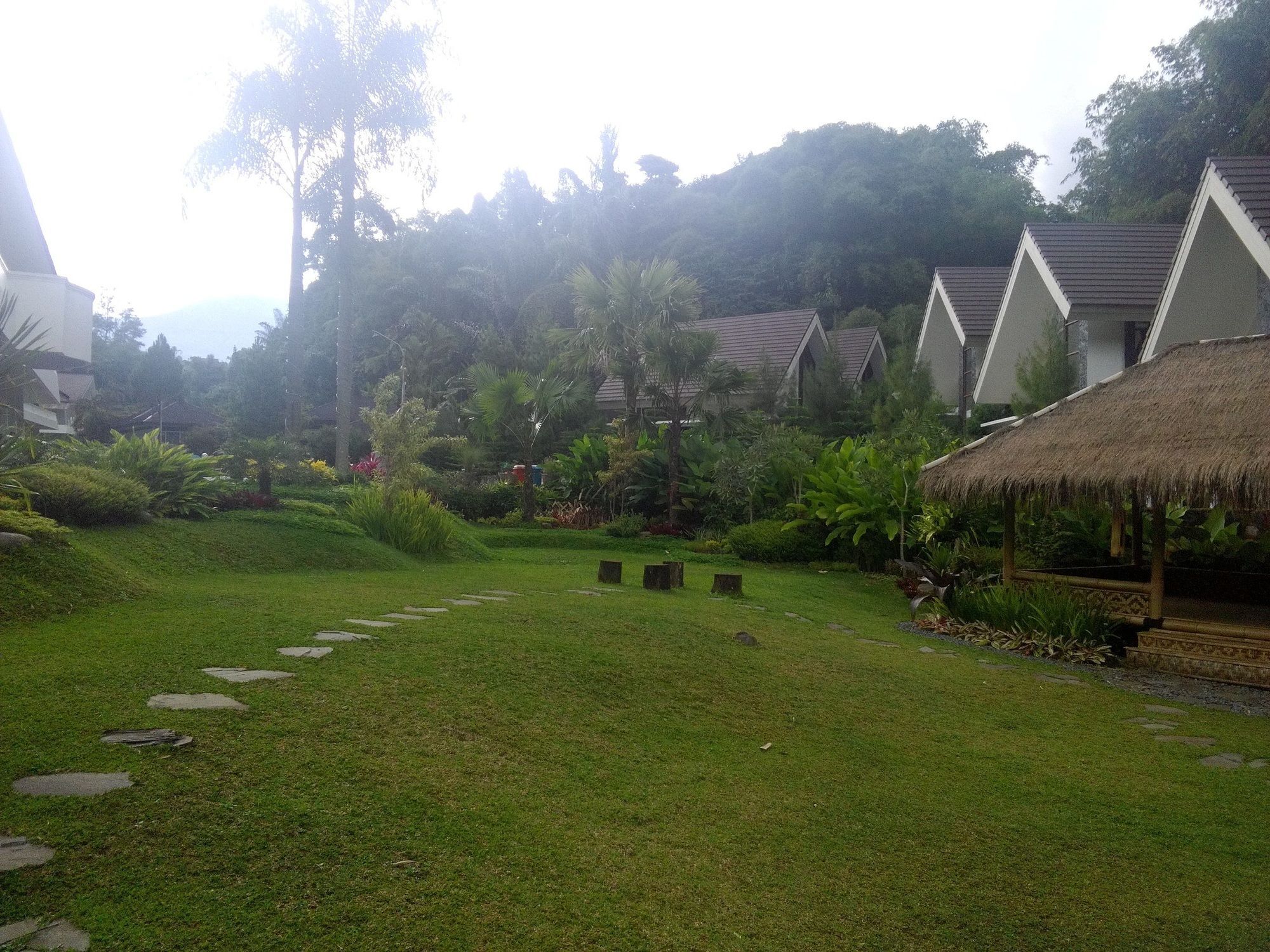 Zuri Resort Cipanas Puncak Luaran gambar