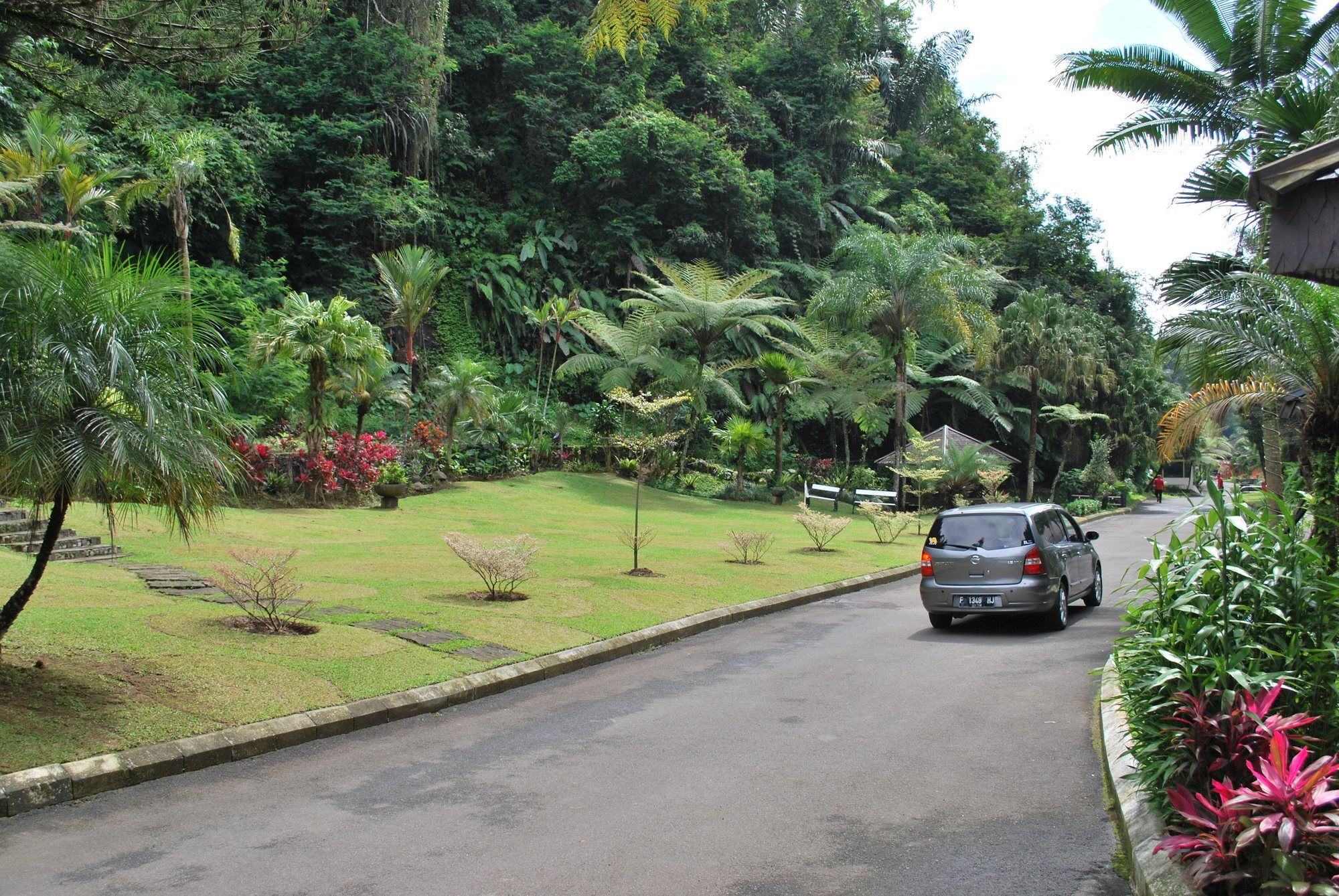 Zuri Resort Cipanas Puncak Luaran gambar