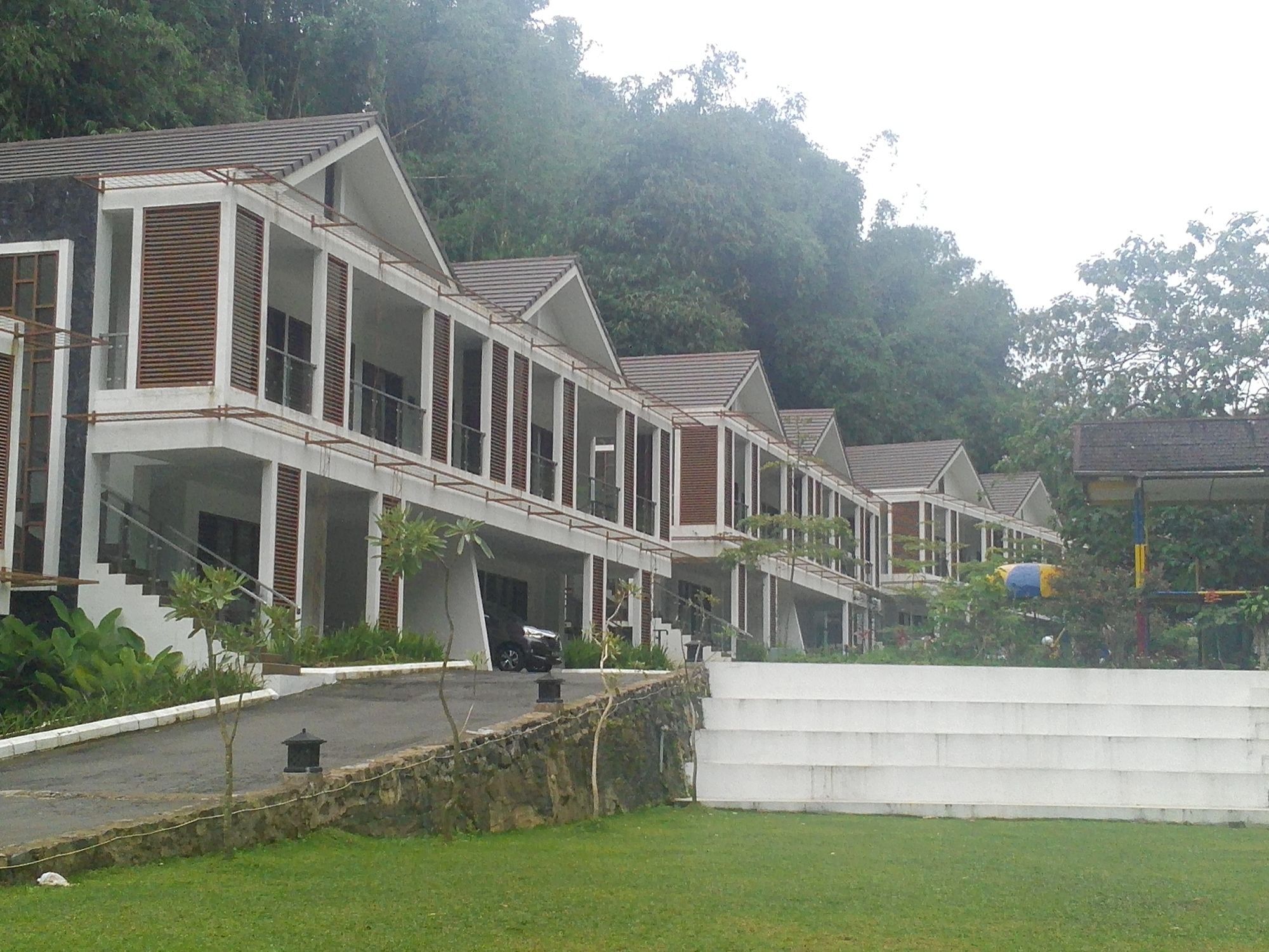 Zuri Resort Cipanas Puncak Luaran gambar