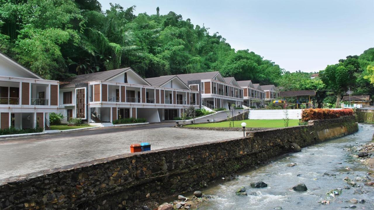 Zuri Resort Cipanas Puncak Luaran gambar