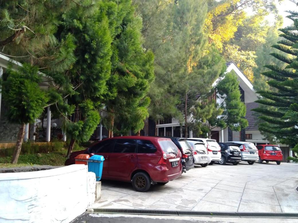 Zuri Resort Cipanas Puncak Luaran gambar