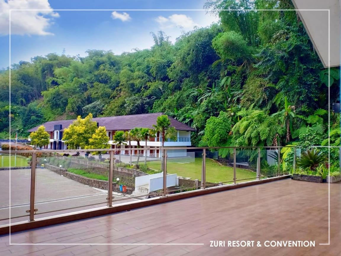 Zuri Resort Cipanas Puncak Luaran gambar